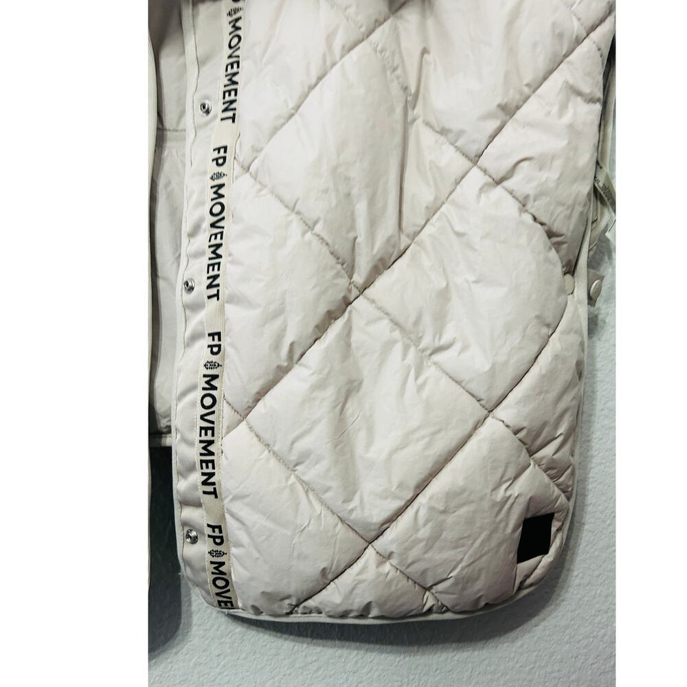 NEW Free People Chill Out Packable Puffer Poncho Scarf Jacket in Ivory One Size - Picture 6 of 12